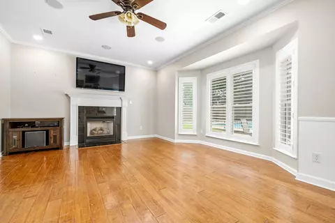 Living - 779 Gable Ln, Collierville, TN 38017 photo 5 of 9