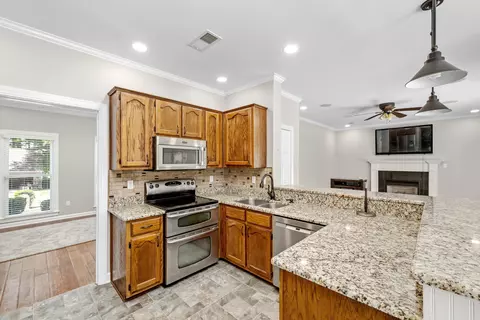 Kitchen - 779 Gable Ln, Collierville, TN 38017 photo 2 of 5