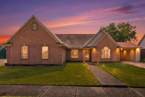 5364 Meadow Cross Dr, Memphis, TN 38141