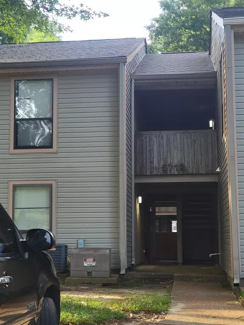5712 Los Gatos Dr #2, Memphis, TN 38115