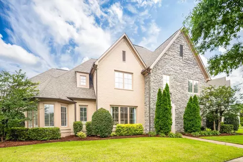 9285 Enclave Green Ln E, Germantown, TN 38139