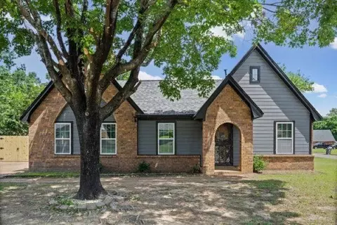6196 Valleydale Dr, Memphis, TN 38141