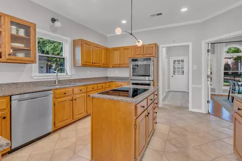 Kitchen - 10288 Peyton Path Cv, Collierville, TN 38017 photo 1 of 2