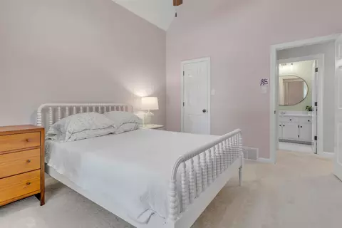 Bedroom - 10288 Peyton Path Cv, Collierville, TN 38017 photo 3 of 5