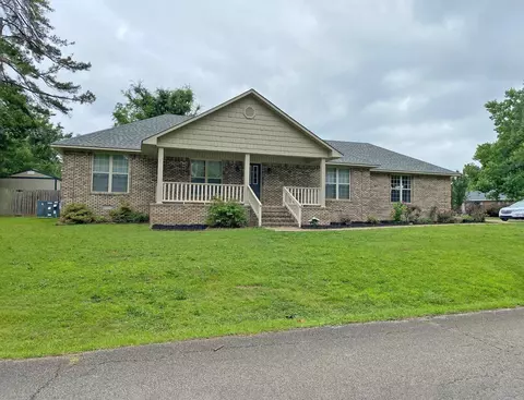 90 Watson St, Savannah, TN 38372