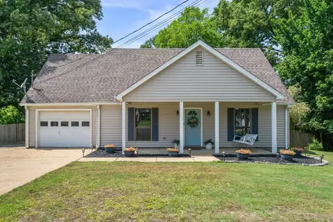 1039 Travis Dr, Brighton, TN 38011