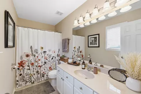 Bath - 4555 Devan Woods Cv, Arlington, TN 38002 photo 5 of 5