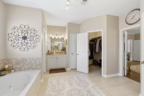 Entry Way - 4555 Devan Woods Cv, Arlington, TN 38002 photo 3 of 3
