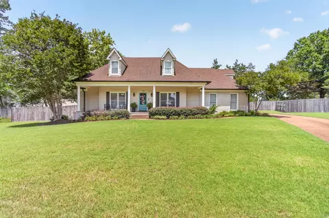 1020 Copper Leaf Cv, Collierville, TN 38017