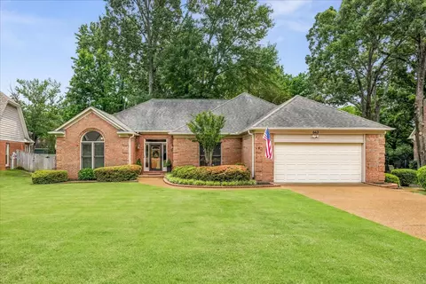 643 Wood Valley Dr, Collierville, TN 38017