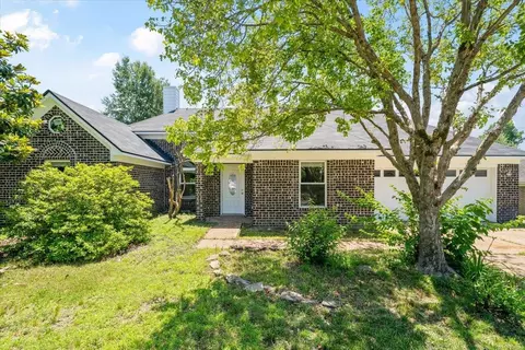 8683 Bazemore St, Cordova, TN 38018
