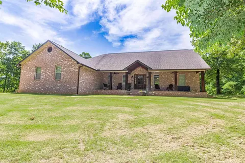 393 Falcon New Bethel Rd, Selmer, TN 38375