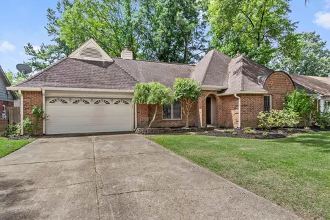 7009 Rocky Creek Dr, Memphis, TN 38125