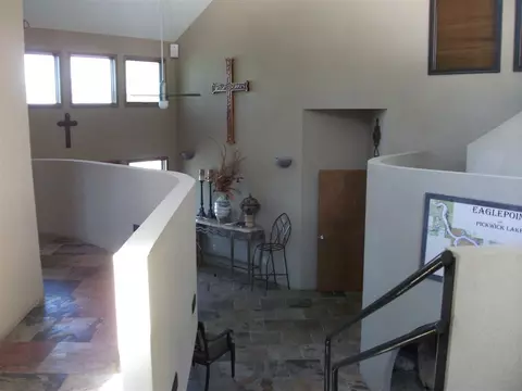 Entry Way - 200 Eagle View Ln, Cherokee, AL 35616 photo 2 of 2