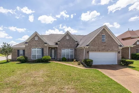 99 Heartland Ln, Memphis, TN 38109