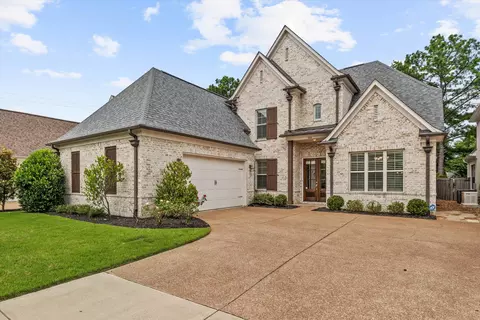 202 Chadwick Woods Ln, Collierville, TN 38017