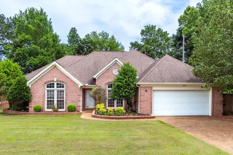 8934 Forest Breeze Dr, Cordova, TN 38018