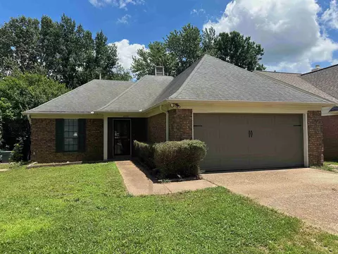 2806 Maryland Cir E, Memphis, TN 38133