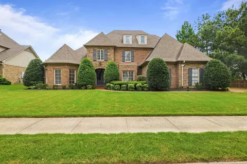842 Shadow Walk Ln, Collierville, TN 38017