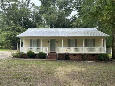 40 Love Ln, Savannah, TN 38372
