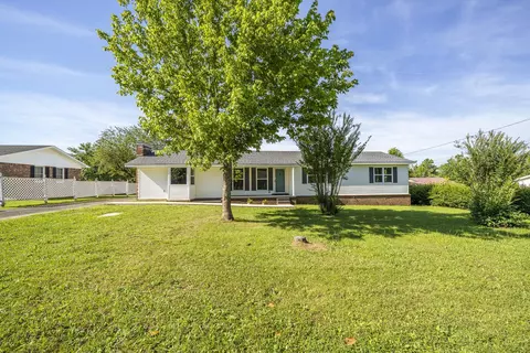 260 Barker Dr, Savannah, TN 38372