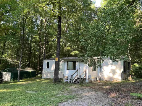 1520 Cherokee Dr, Saulsbury, TN 38067