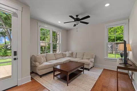 Living - 240 Burrows Rd, Collierville, TN 38017 photo 6 of 6