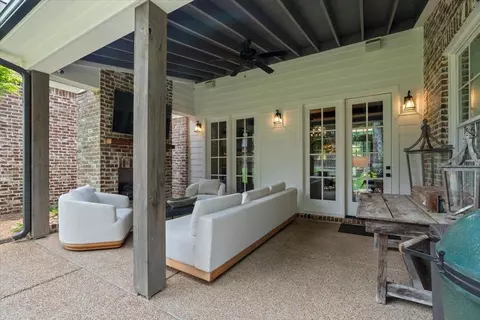 Exterior - 240 Burrows Rd, Collierville, TN 38017 photo 9 of 9