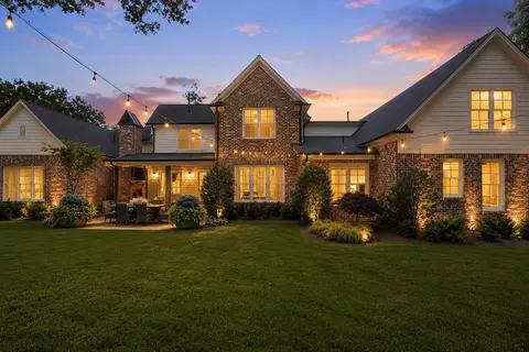 Exterior - 240 Burrows Rd, Collierville, TN 38017 photo 3 of 9