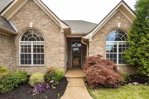 130 Lewis Fairway Cir, Oakland, TN 38060