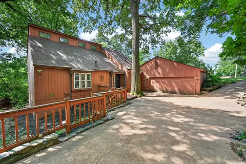84 Viking Cv, Cordova, TN 38018