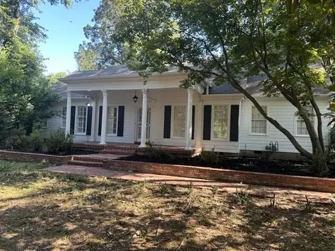 4142 Poplar Ave, Memphis, TN 38117