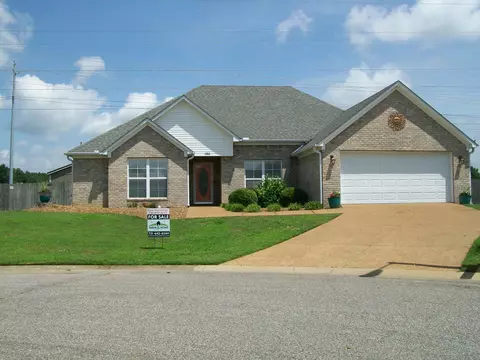 186 Walnut Trace Dr, Jackson, TN 38305