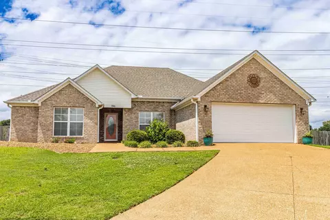 186 Walnut Trace Dr, Jackson, TN 38305
