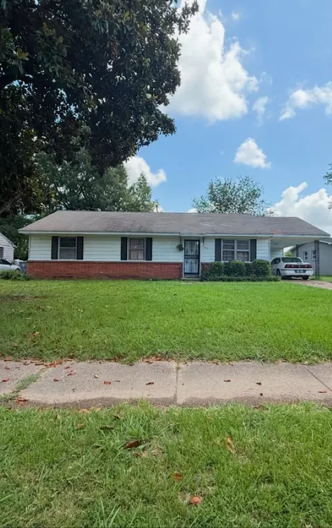 2988 Clearbrook St, Memphis, TN 38118