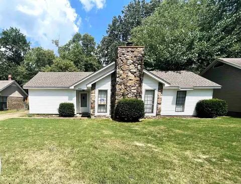 3820 Lucerne Dr, Memphis, TN 38115