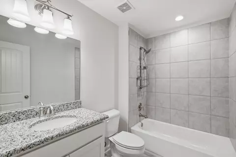 Bath - 4714 Emmas Cir E, Collierville, TN 38017 photo 4 of 4