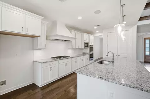 Kitchen - 4714 Emmas Cir E, Collierville, TN 38017 photo 2 of 2