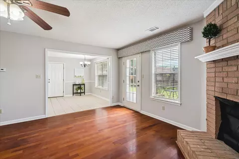 Living - 235 Summit View Cv W, Collierville, TN 38017 photo 4 of 4