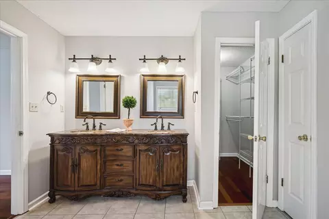 Bath - 235 Summit View Cv W, Collierville, TN 38017 photo 2 of 3