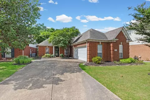 393 Fountain Crest Dr, Memphis, TN 38120