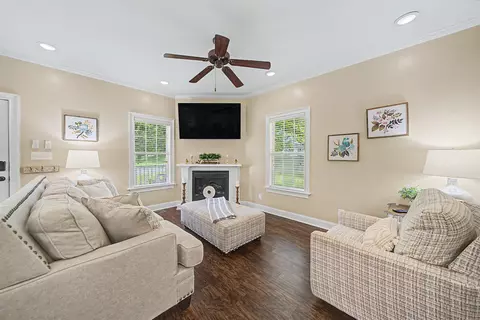 Living - 31 Tamara Trl, Iuka, MS 38852 photo 1 of 2