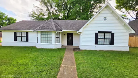 7395 Old Dominion Ct, Memphis, TN 38125