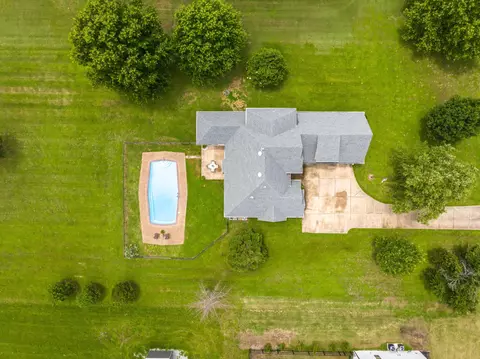 8685 Sartori Dr, Millington, TN 38053