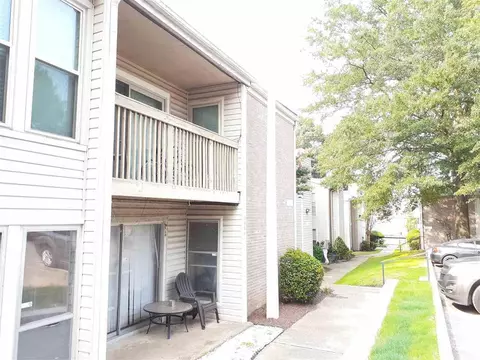6684 Whispering Oak Pl #1, Memphis, TN 38120