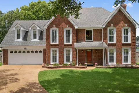 Exterior - 10552 Eider Cv, Collierville, TN 38017 photo 4 of 12
