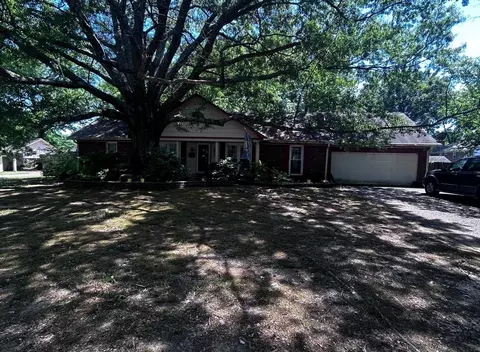 103 E Graycrest Ave, Collierville, TN 38017