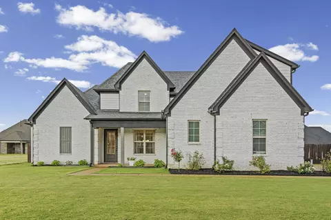 425 Cambridge Cv, Oakland, TN 38060