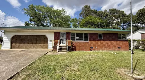 1500 E Mathews St, Union City, TN 38261