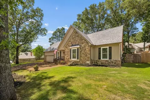 8970 Farmoor Rd, Germantown, TN 38139